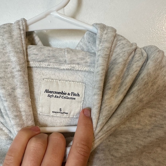 Abercrombie & Fitch Sweatshirt - Picture 3 of 3